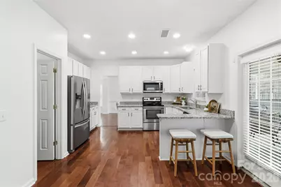 9832 Ashburton Drive, Charlotte, NC 28216 - Photo 8