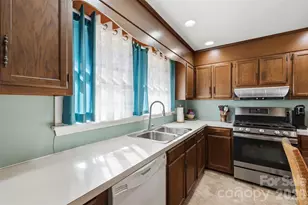 324 17th Ave NE, Hickory, NC 28601 - Photo 18