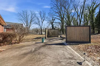 324 17th Avenue NE, Hickory, NC 28601 - Photo 6