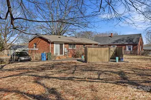 324 17th Ave NE, Hickory, NC 28601 - Photo 8