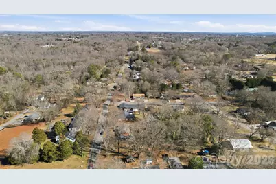 324 17th Avenue NE, Hickory, NC 28601 - Photo 32