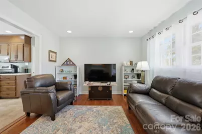 324 17th Avenue NE, Hickory, NC 28601 - Photo 12