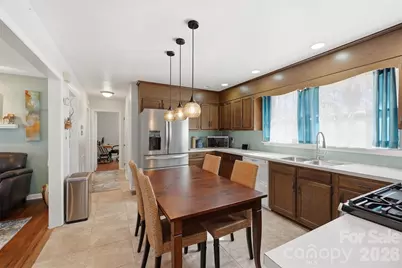 324 17th Avenue NE, Hickory, NC 28601 - Photo 16