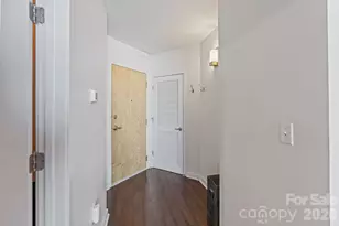 210 N Church St, Charlotte, NC 28202 - Photo 8