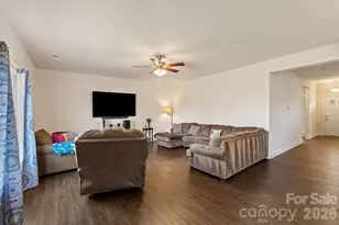 1378 Land Grv Dr, Kernersville, NC 27284 - Photo 8