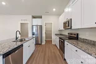 3629 Narrow Ln, Charlotte, NC 28215 - Photo 8