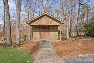 16631 Harbor View Rd, Charlotte, NC 28278 - Photo 32