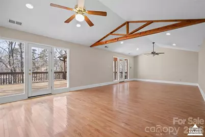 16631 Harbor View Road, Charlotte, NC 28278 - Photo 12