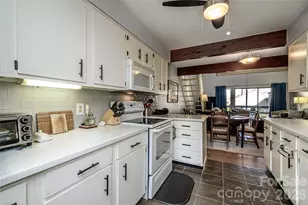 8 Lakemoor Ln, Hendersonville, NC 28739 - Photo 12