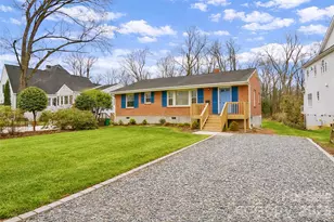 3012 Hanson Dr, Charlotte, NC 28207 - Photo 2