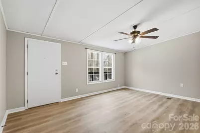 517 Ridgeway Place SW, Lenoir, NC 26845 - Photo 6