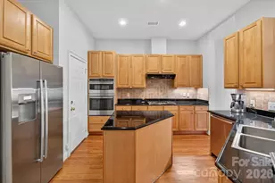 306 Wendover Heights Cir, Charlotte, NC 28211 - Photo 18