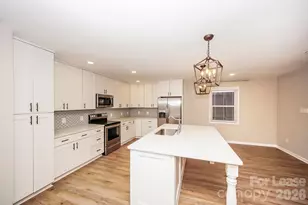 305 Camelot Dr, Statesville, NC 28625 - Photo 8