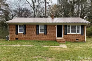 406 N Rutherford St, Wadesboro, NC 28170 - Photo 1