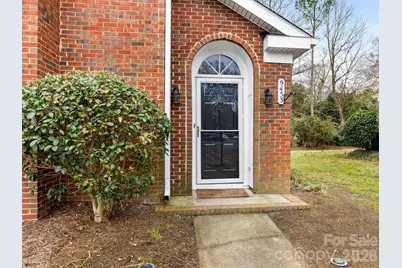 9453 Kings Falls Drive, Charlotte, NC 28210 - Photo 2