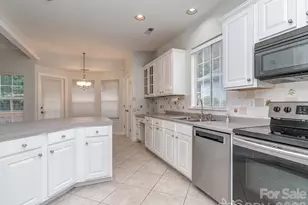 6221 Caslon Ct, Charlotte, NC 28270 - Photo 4