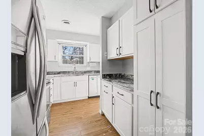 1409 Kensington Road #B-4, Hendersonville, NC 28791 - Photo 10