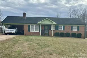 1406 Meandering Ln, Lincolnton, NC 28092 - Photo 1