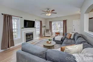 15819 Robins Way, Huntersville, NC 28078 - Photo 2