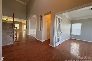 4102 Barclay Forest Dr, Charlotte, NC 28213 - Photo 2