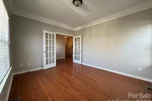 4102 Barclay Forest Dr, Charlotte, NC 28213 - Photo 4