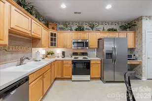 8368 Windsor Ridge Dr, Charlotte, NC 28277 - Photo 4