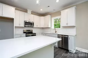 1721 Balfour Ln, Charlotte, NC 28216 - Photo 6