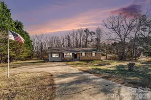 526 Wilson Dr, Lawndale, NC 28090 - Photo 1