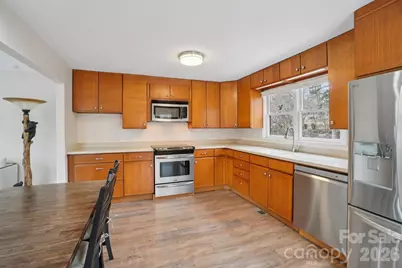 623 Owensby Road, Hendersonville, NC 28792 - Photo 14