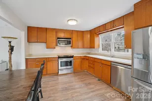 623 Owensby Rd, Hendersonville, NC 28792 - Photo 14