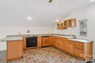 623 Owensby Rd, Hendersonville, NC 28792 - Photo 34