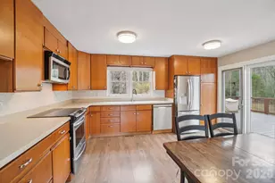 623 Owensby Rd, Hendersonville, NC 28792 - Photo 14