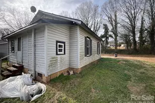 1021 Old Charlotte Rd, Statesville, NC 28677 - Photo 2