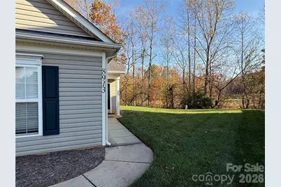 8913 Cinnabay Drive, Charlotte, NC 28216 - Photo 2