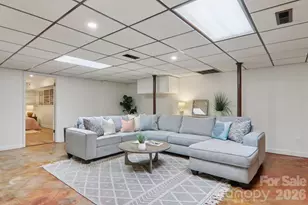 10 S Oak Forest Dr, Asheville, NC 28803 - Photo 18