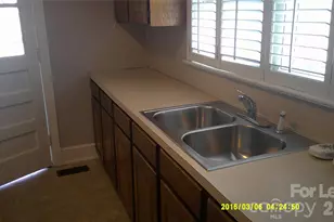 1094 14th Ave NW, Hickory, NC 28601 - Photo 8