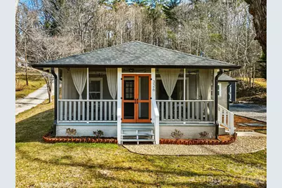 326 Lyndhurst Drive, Hendersonville, NC 28971 - Photo 1