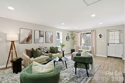 326 Lyndhurst Drive, Hendersonville, NC 28971 - Photo 8