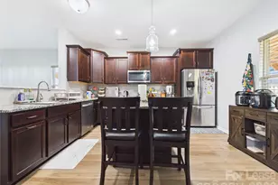 4111 Stockbrook Dr, Charlotte, NC 28215 - Photo 4