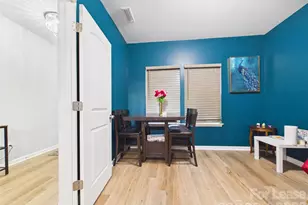 4111 Stockbrook Dr, Charlotte, NC 28215 - Photo 6