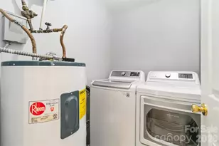 5927 Prescott Ct, Charlotte, NC 28269 - Photo 18