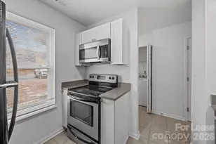 4051 Briarhill Dr, Charlotte, NC 28215 - Photo 8