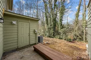 4051 Briarhill Dr, Charlotte, NC 28215 - Photo 26