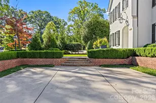 1438 Queens Rd W, Charlotte, NC 28207 - Photo 4