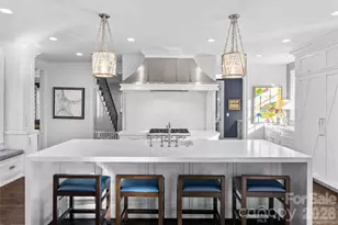 1438 Queens Rd W, Charlotte, NC 28207 - Photo 16