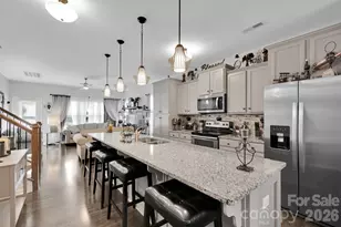 2527 Courtland Dr, Clover, SC 29710 - Photo 4