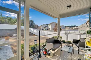 2527 Courtland Dr, Clover, SC 29710 - Photo 38