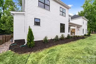 1529 Beckwith Pl, Charlotte, NC 28205 - Photo 2