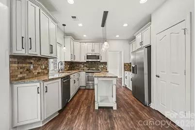 5805 Swanston Drive, Charlotte, NC 28269 - Photo 10