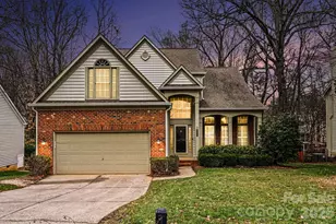 5805 Swanston Dr, Charlotte, NC 28269 - Photo 2